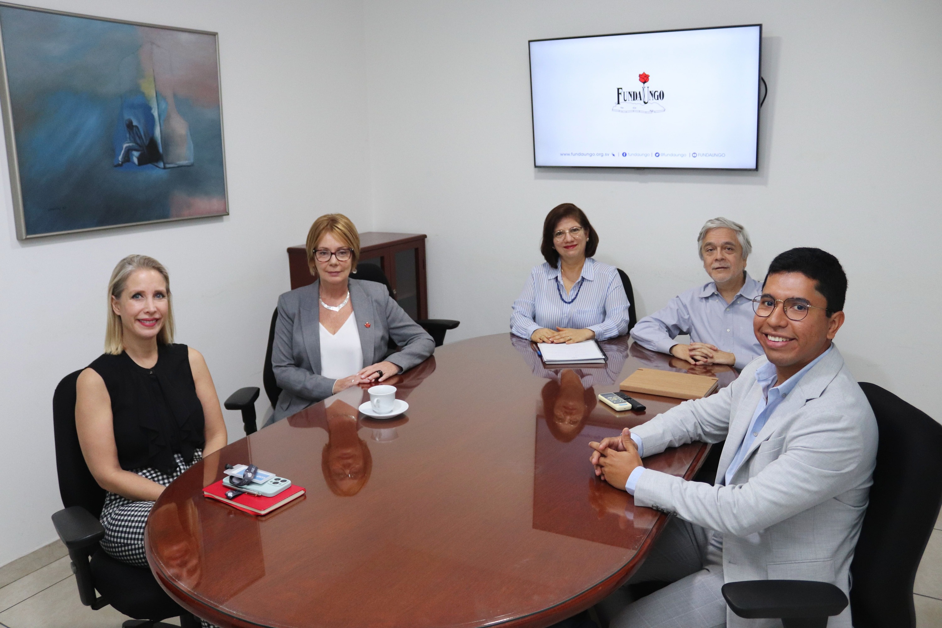 Visita_Embajadora_de_Canadá_(1).jpg